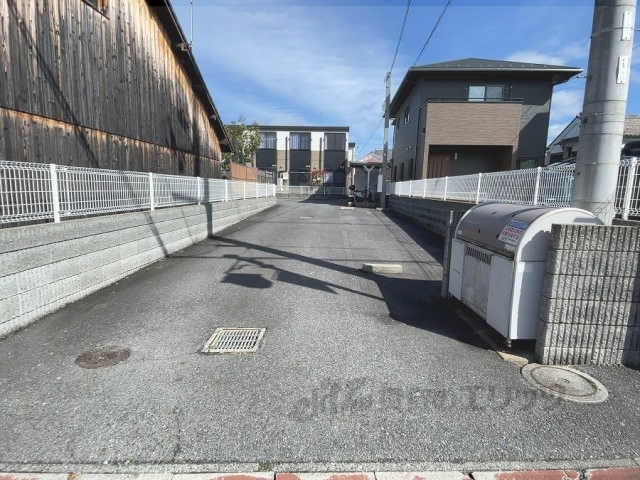 【近江八幡市仲屋町上のアパートの駐車場】