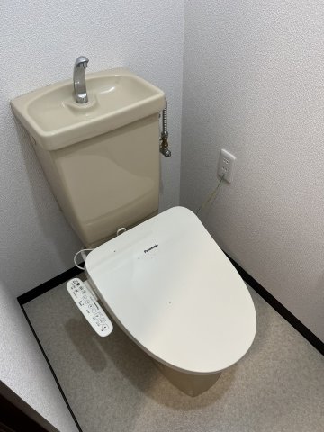 トイレ　トイレもきれいです