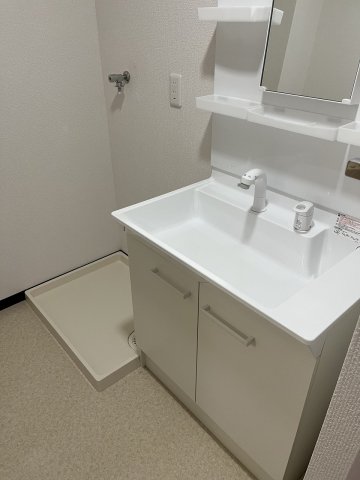 洗面設備　スペースが確保できる洗面所です