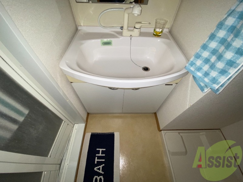 バス・シャワールーム　洗面台です。シンプルなつくりなので、お手入れしやすそうです。