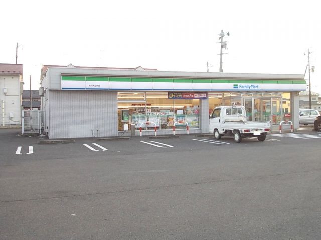 コンビニ　ファミリーマート大江向店（コンビニ）まで1592m