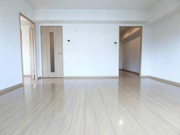 居室・リビング　現況優先します