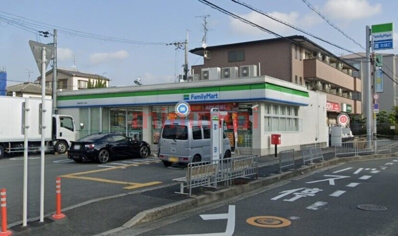 コンビニ　ファミリーマート高槻宮田町二丁目店（コンビニ）まで674m