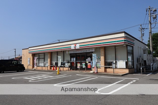 コンビニ　セブンイレブン（コンビニ）まで160m