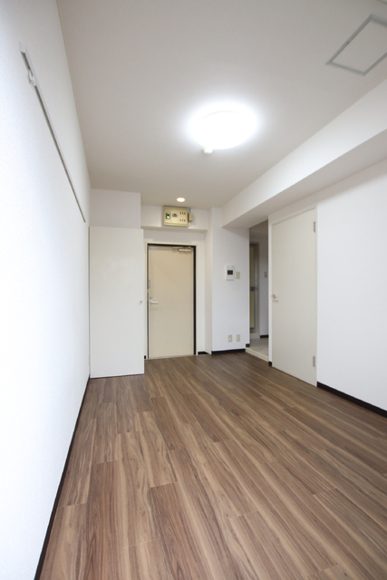 居室・リビング　※照明は設備ではありません。６．５帖のダイニングスペース☆