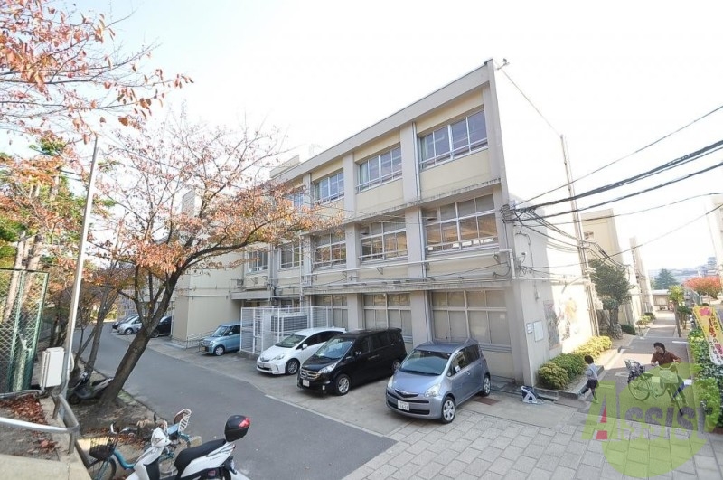 小学校　神戸市立西舞子小学校（小学校）まで559m