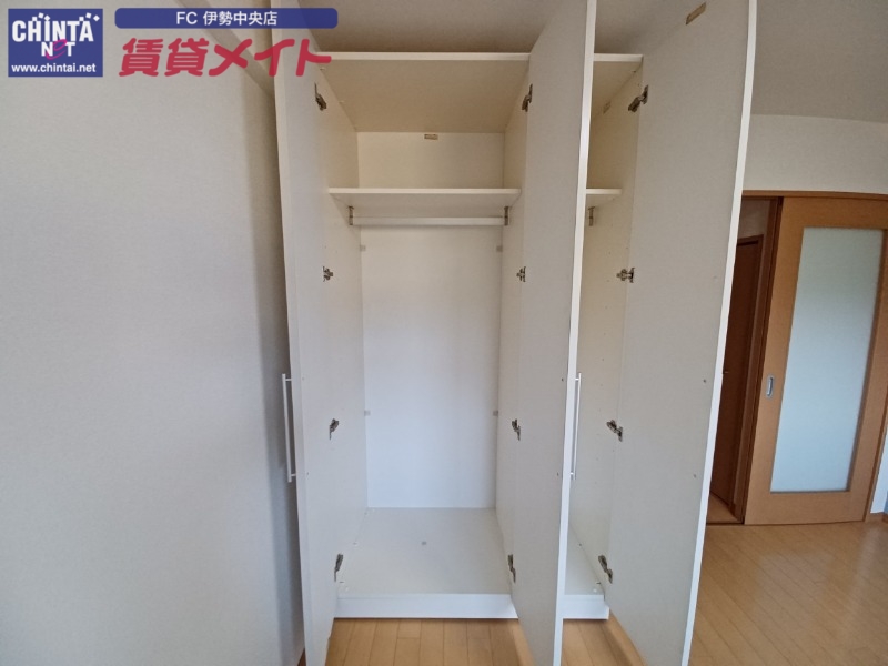 収納　同型参考写真