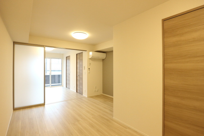 居室・リビング　※別号室参考写真