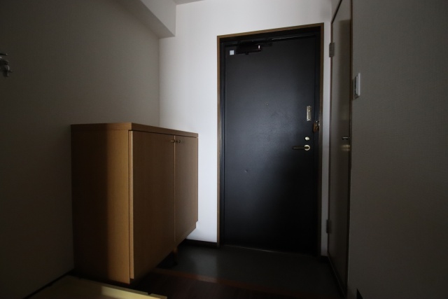 玄関　※別号室の参考写真のため、現状優先です。
