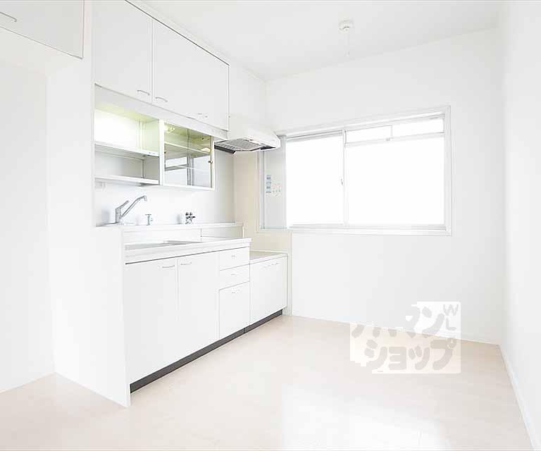 居室・リビング　１－２０１号室写真使用