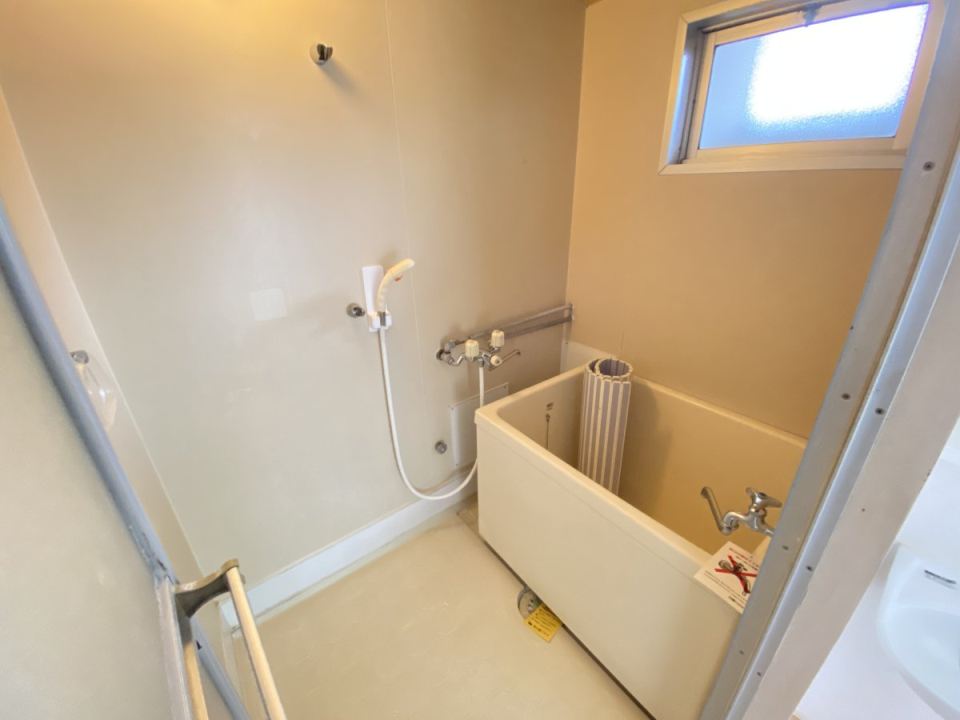 バス・シャワールーム　浴槽に浸かって日頃の疲れを癒しましょう