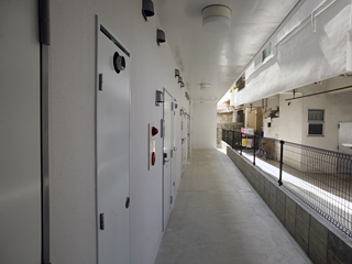 玄関　現状優先