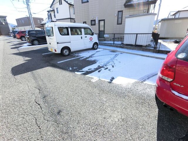 駐車場　駐車場