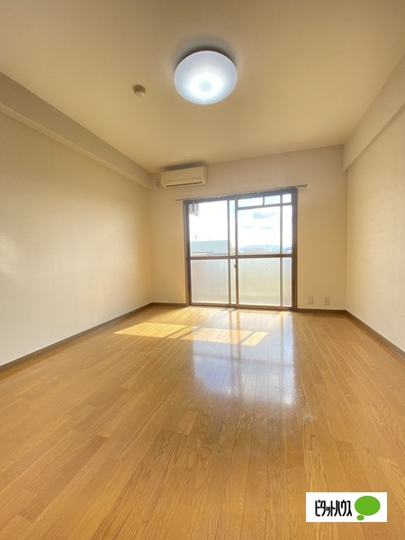 居室・リビング　１０２