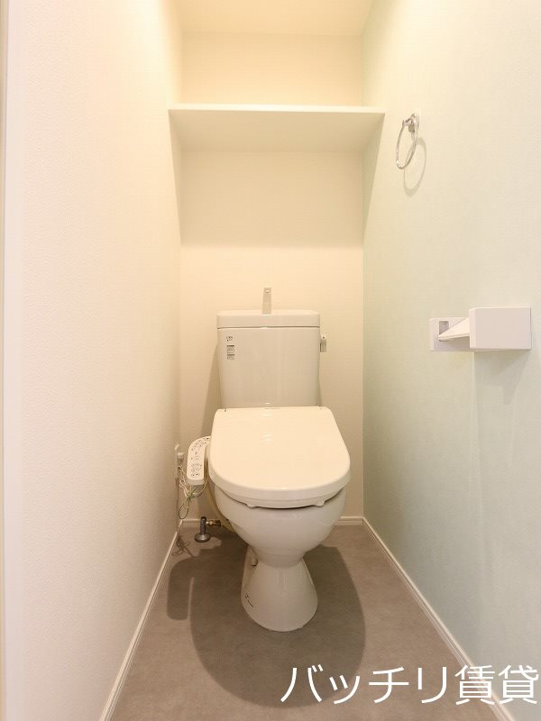 トイレ　画像は同型タイプの為現状を優先致します。