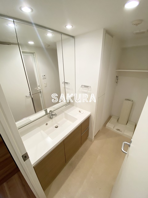 洗面設備　身支度に便利な洗面台！