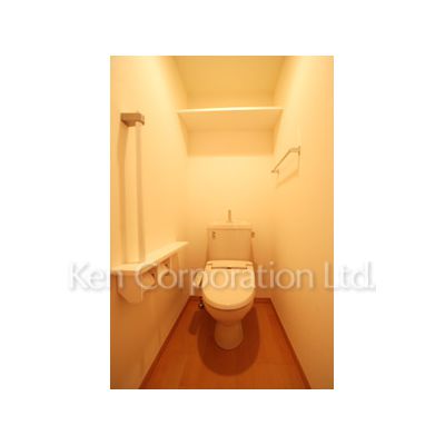 トイレ　同タイプ5階のお部屋を撮影。仕様が異なることがあります。