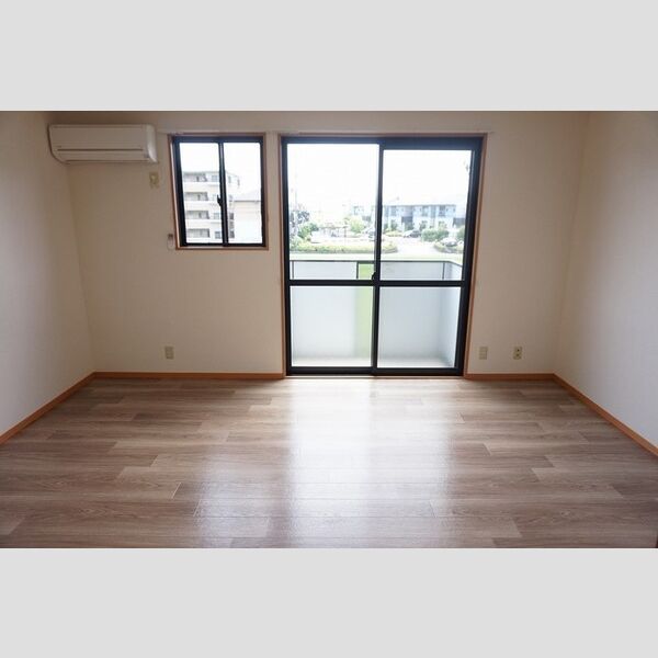 居室・リビング　南洋室