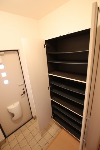 収納　シューズボックス