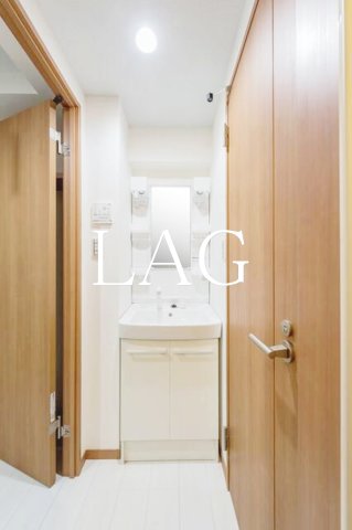 洗面設備　独立洗面台です。