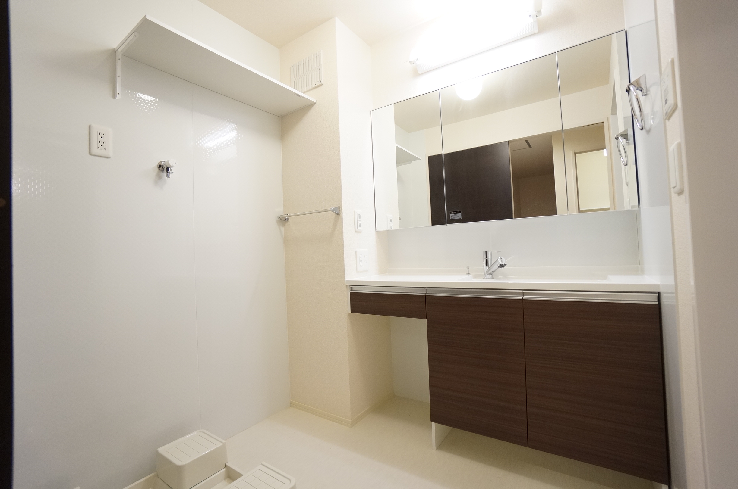 洗面設備　大型洗面台