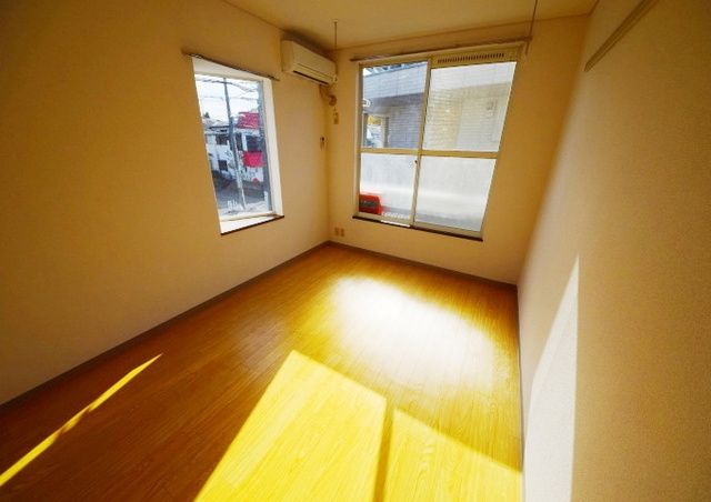 居室・リビング　★明るい2面採光★