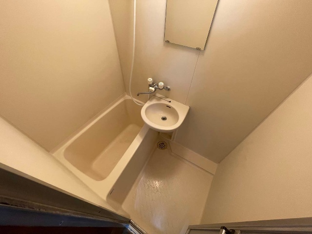 バス・シャワールーム　※同物件別号室の参考写真です。