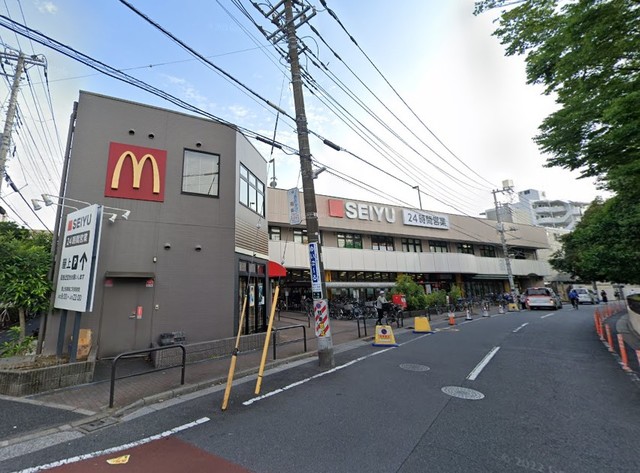 スーパー　西友北綾瀬店（スーパー）まで801m