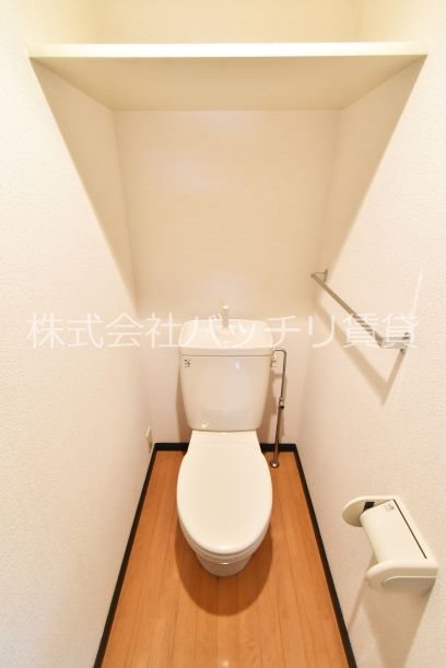 トイレ　別号室写真の為現況を優先致します。