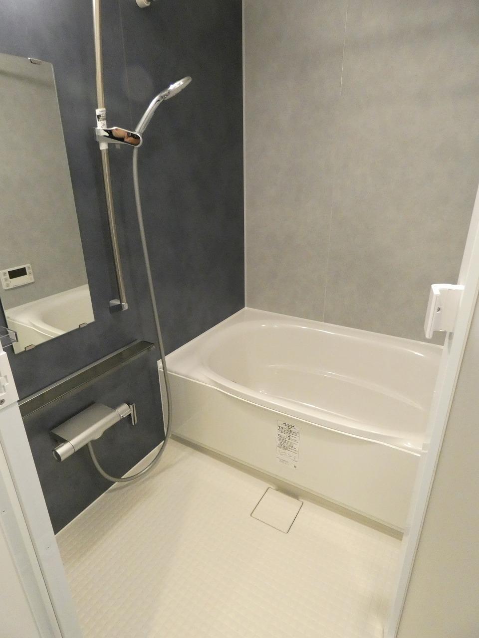 バス・シャワールーム　バスルーム