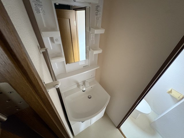 洗面設備　脱衣スペースもあります