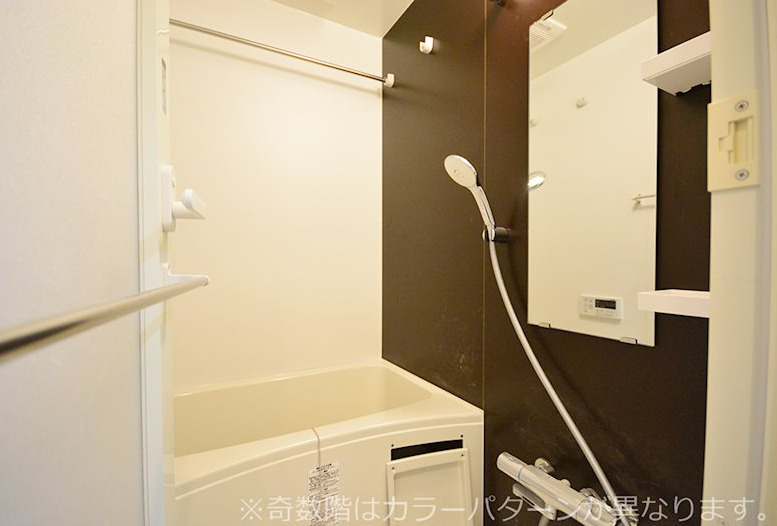 バス・シャワールーム　同マンション別部屋参考写真
