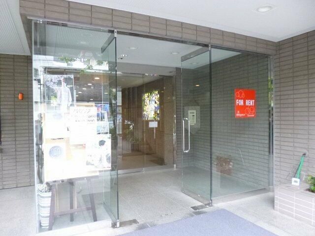 エントランス　メゾンドゥース南麻布