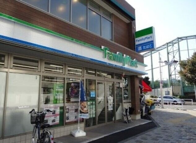 コンビニ　ファミリーマート麻布運動場前店（コンビニ）まで174m