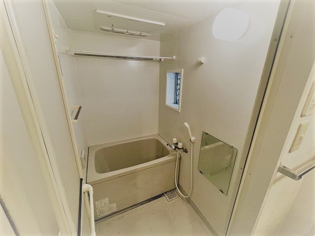 バス・シャワールーム　同マンション別部屋