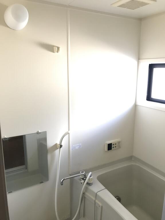 バス・シャワールーム　追焚機能付き　※写真は同タイプのお部屋