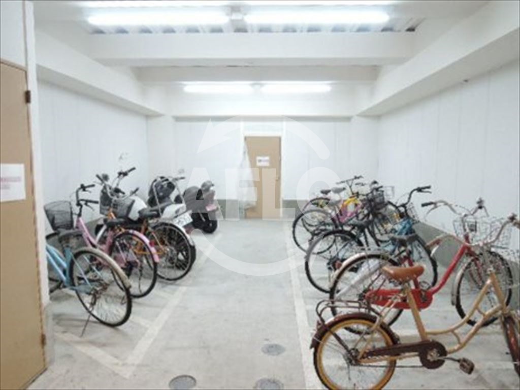 駐車場　U-ro大国町　駐輪場