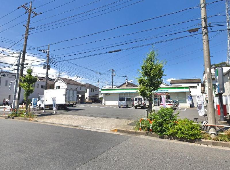 コンビニ　ファミリーマート南花畑店（コンビニ）まで200m