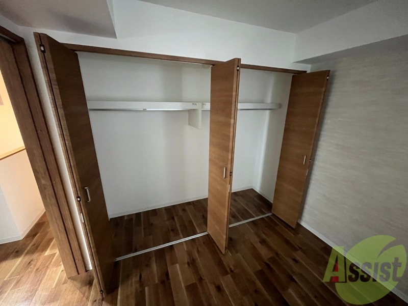 収納　寝室の収納です。部屋がすっきり片付きます。