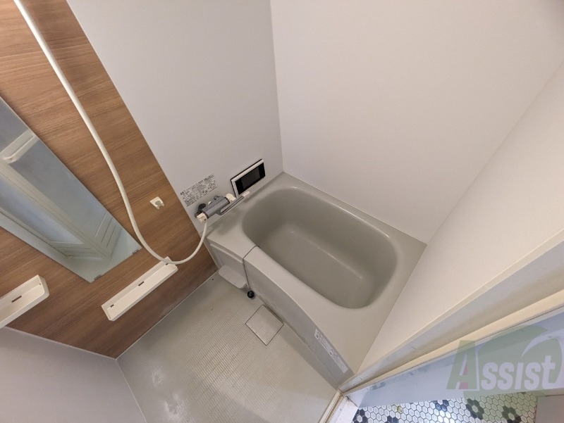 バス・シャワールーム　お風呂になります。一日の疲れを癒してくださいね。