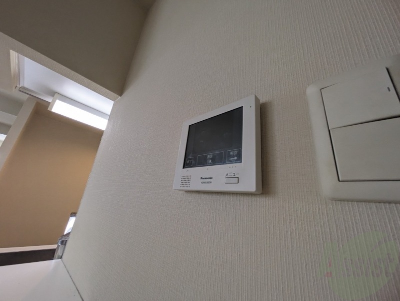セキュリティ　ＴＶモニター付インターホンです。来客者の顔が見えるので安心！