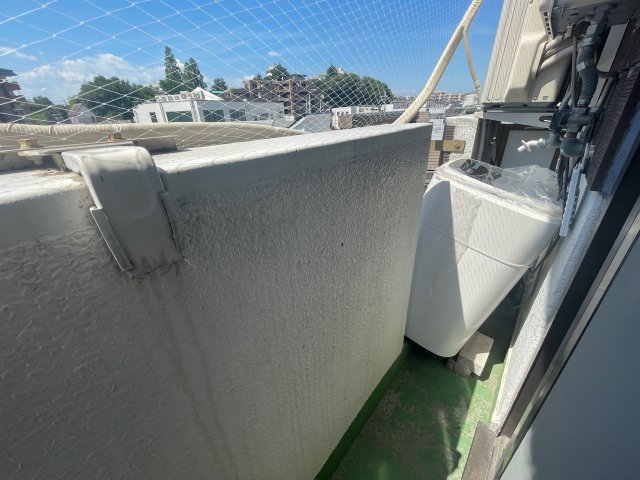 バルコニー　写真は、他部屋の反転間取りとなっております。