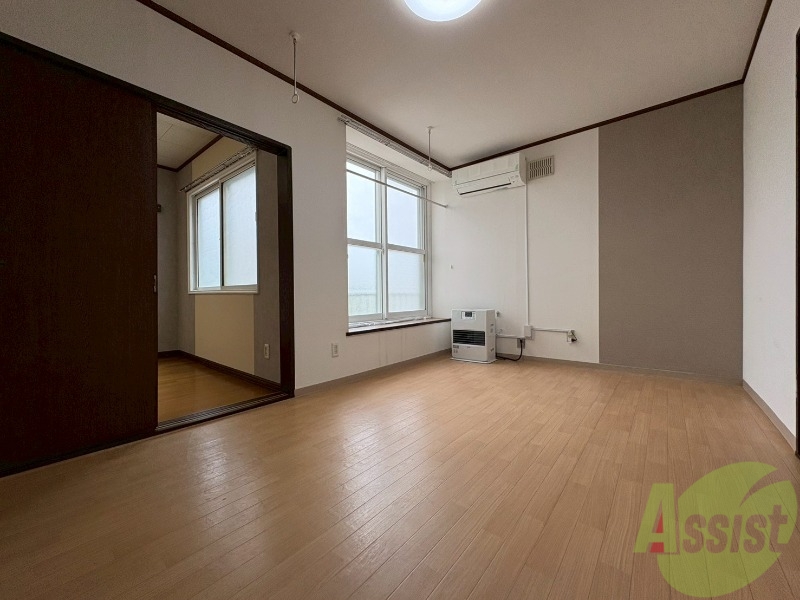 居室・リビング　広くてキレイなお部屋が広がっていて、充実した生活が送れそう。