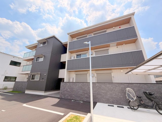建物外観　綺麗な外観の素敵なお部屋があなたを待っています。