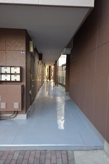 エントランス　★商店街そば！駅にも近く便利です★