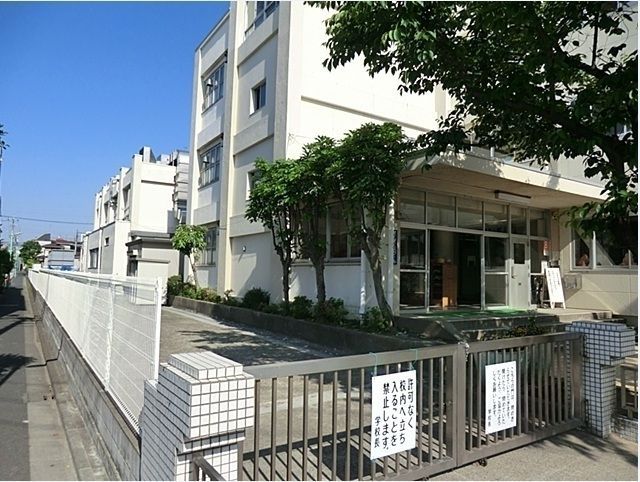 小学校　江戸川区立本一色小学校（小学校）まで686m