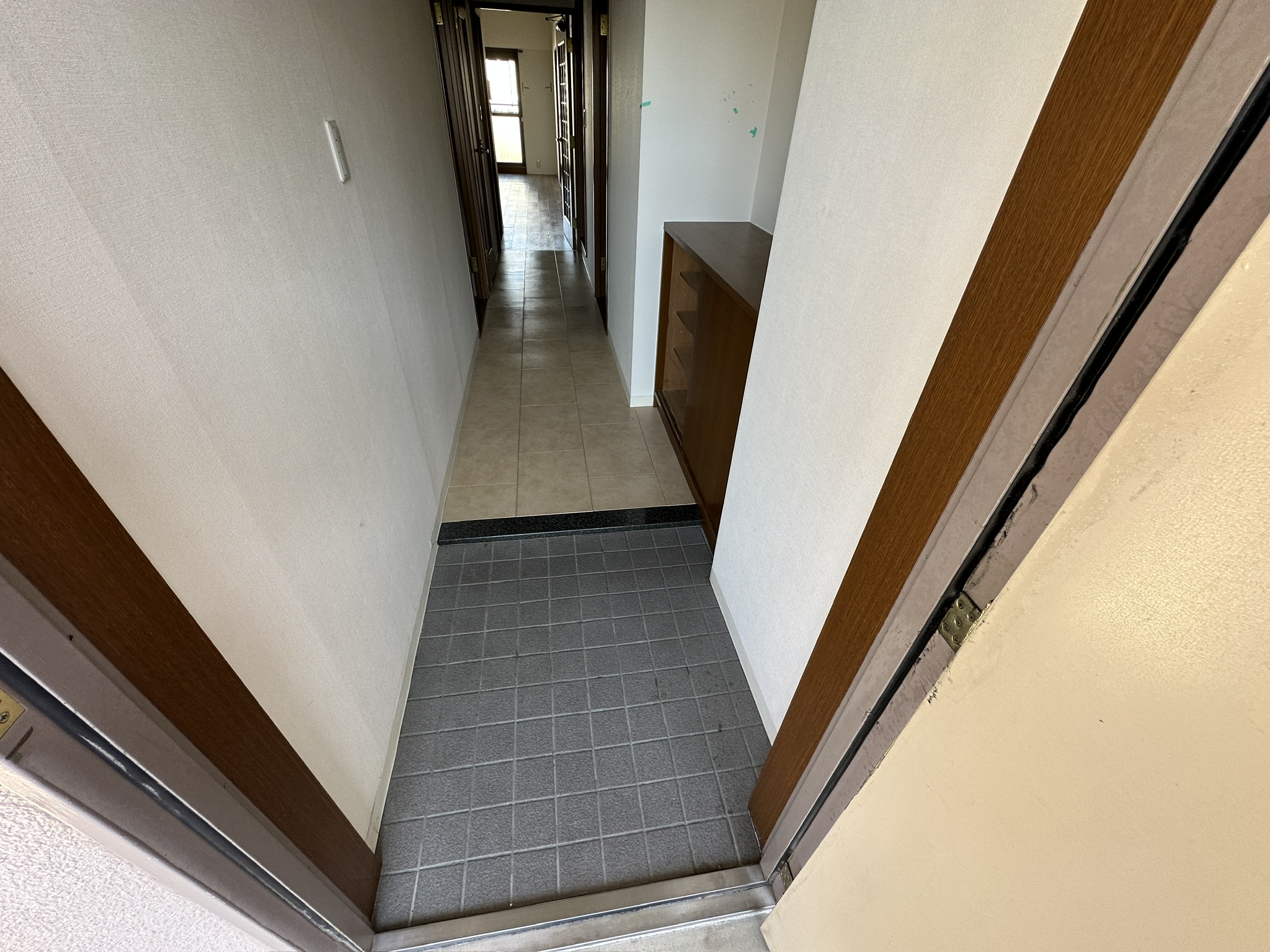 エストマール川名の玄関写真