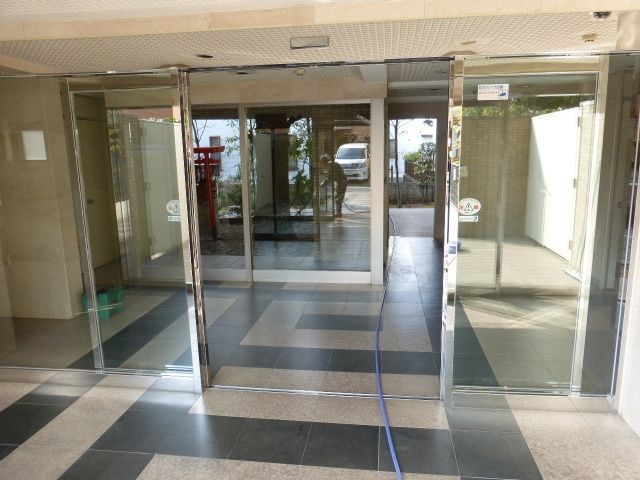 エントランス　★反転です★オートロックです★