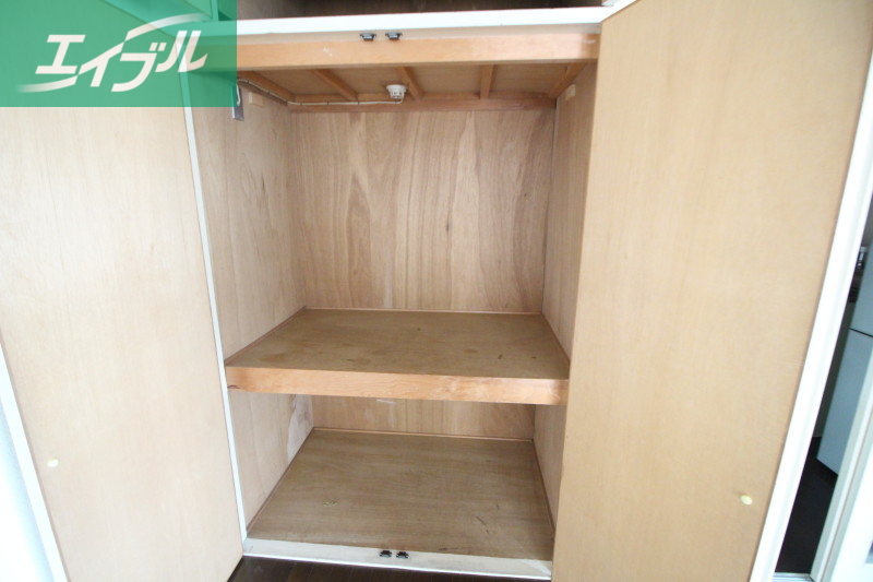 収納　同物件別部屋の写真です