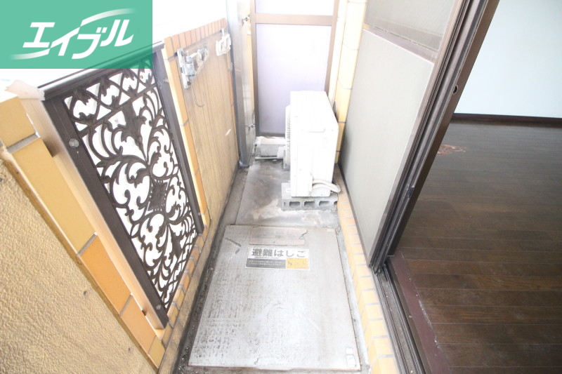 バルコニー　同物件別部屋の写真です